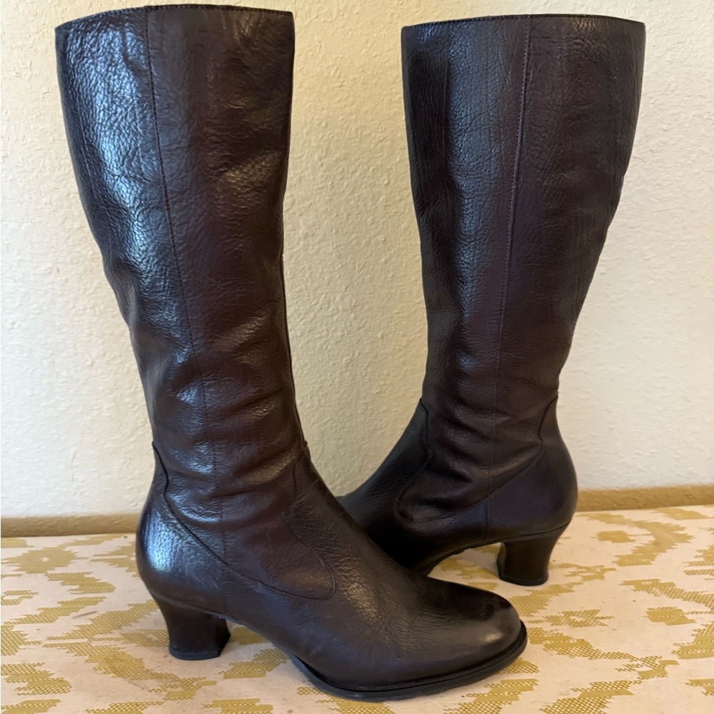 Gianni Bini Brown Heeled Boots Timeless Style